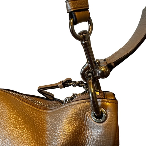 Coach‎ Pebbled Leather Purse - Picture 5 of 8